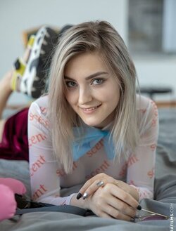Eva Elfie